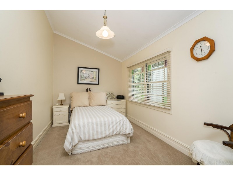 18 Georgia Ave, Wyoming NSW 2250