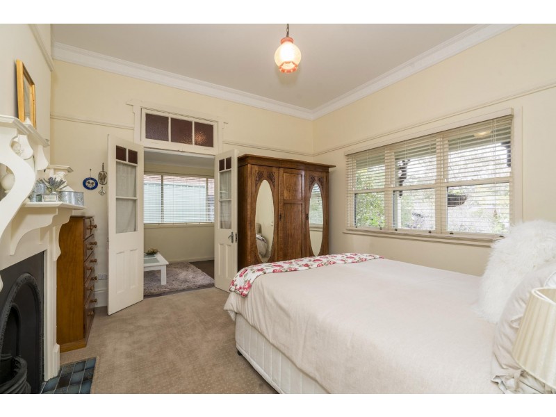 18 Georgia Ave, Wyoming NSW 2250