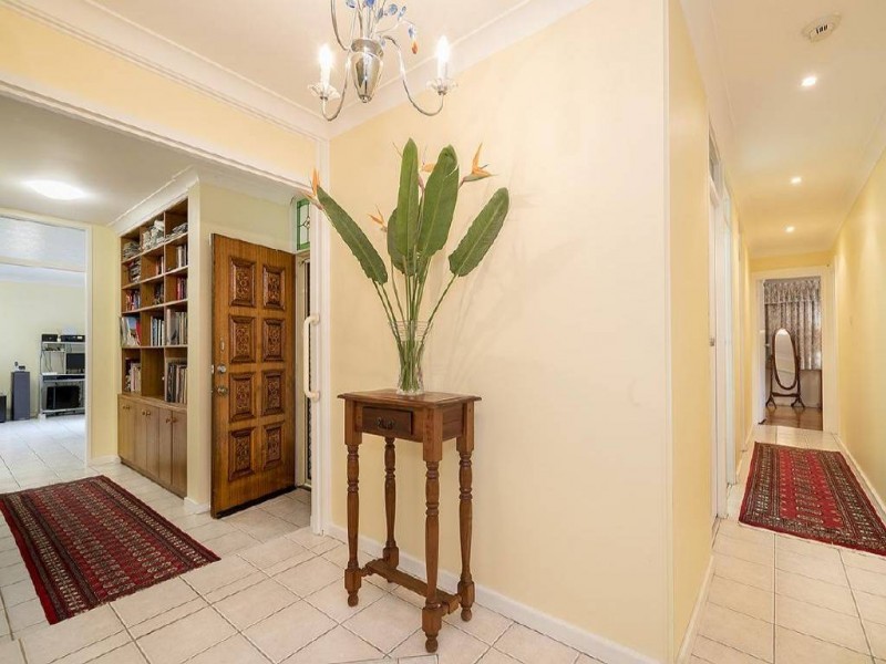 38 Chamberlain Road, Wyoming NSW 2250