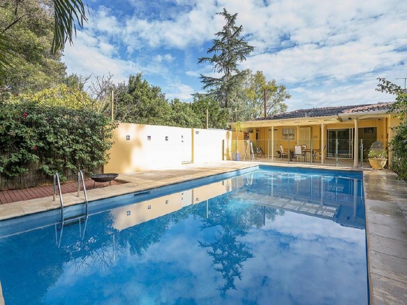 38 Chamberlain Road, Wyoming NSW 2250