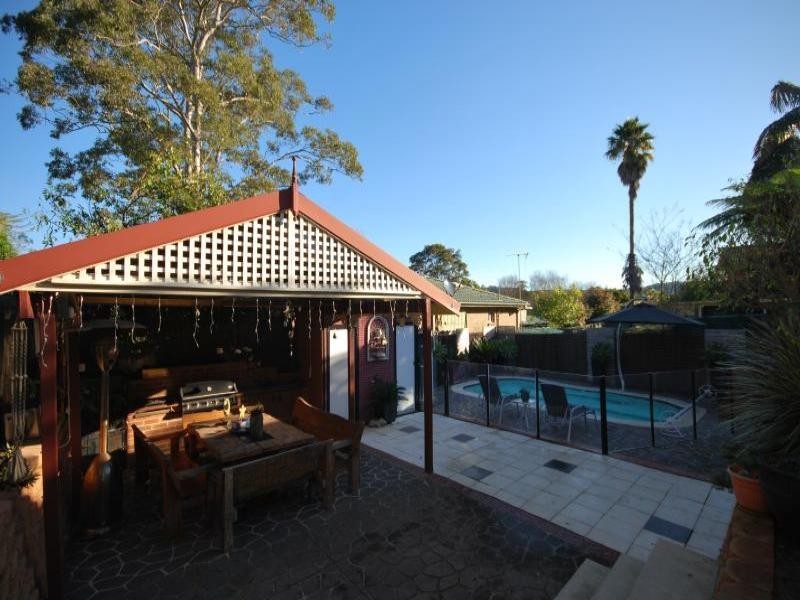 16 Angus Avenue, Wyoming NSW 2250