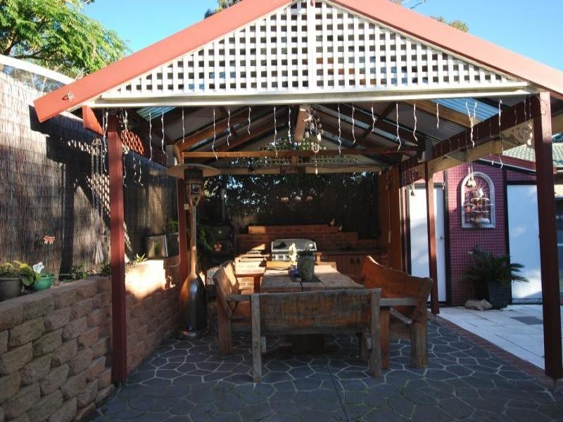 16 Angus Avenue, Wyoming NSW 2250