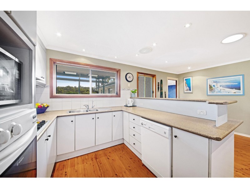 8 Carlson Avenue, Wyoming NSW 2250