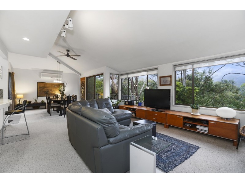 6 South Crescent, North Gosford NSW 2250