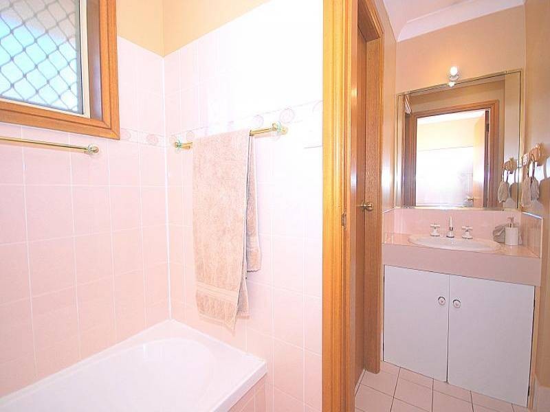 11 Bullock Road, Ourimbah NSW 2258