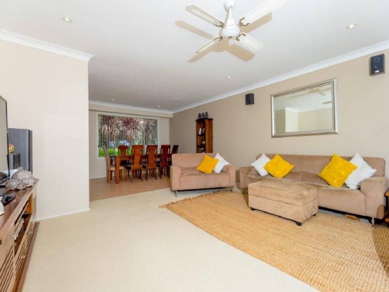 10 Stewart Brougham Close, Lisarow NSW 2250
