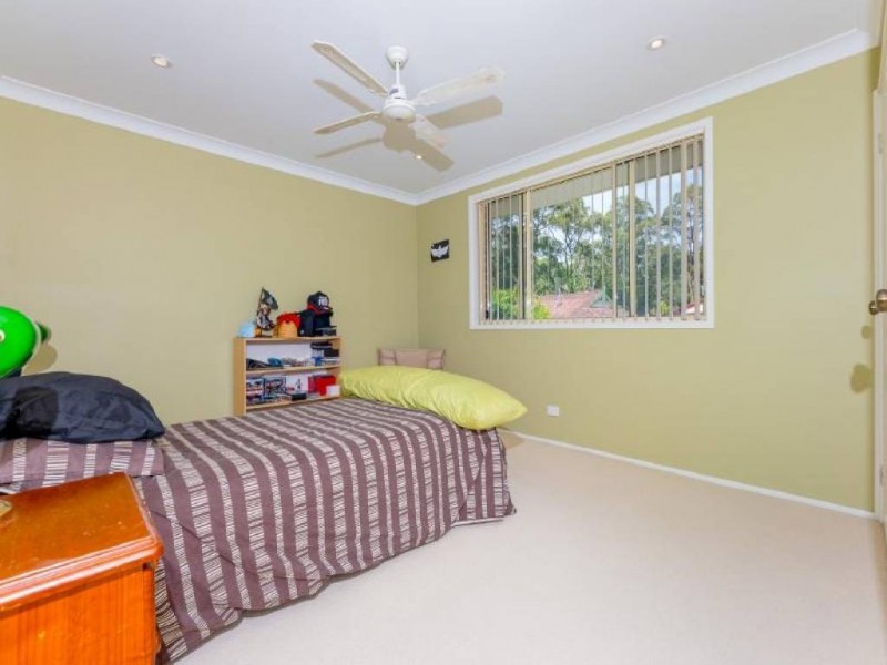 10 Stewart Brougham Close, Lisarow NSW 2250