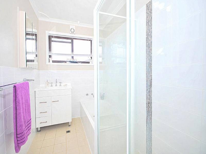 40 Dalton Street, Wyoming NSW 2250