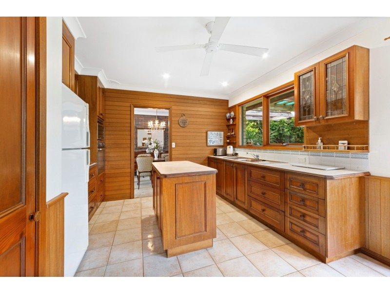 33 Joyce Ave, Wyoming NSW 2250