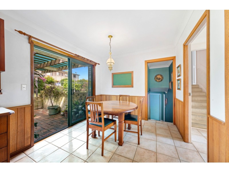 33 Joyce Ave, Wyoming NSW 2250