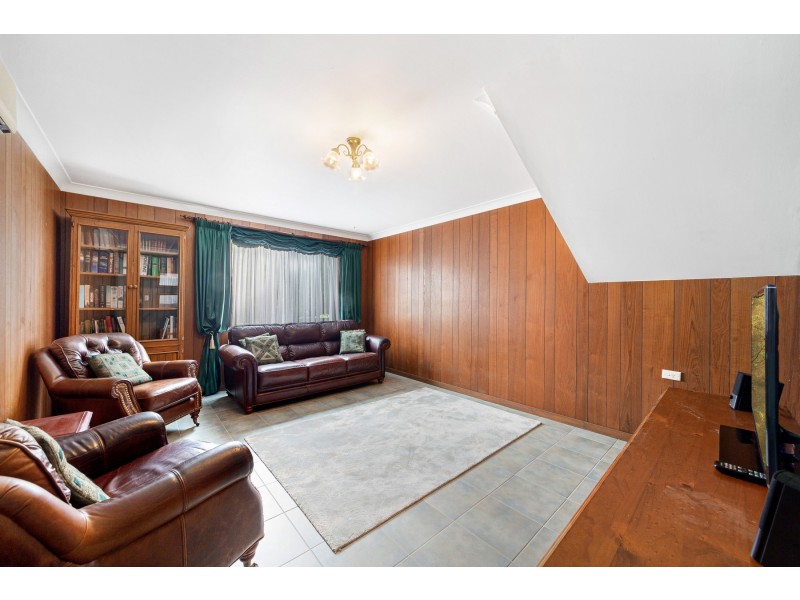 33 Joyce Ave, Wyoming NSW 2250