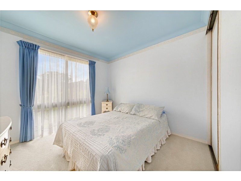 33 Joyce Ave, Wyoming NSW 2250