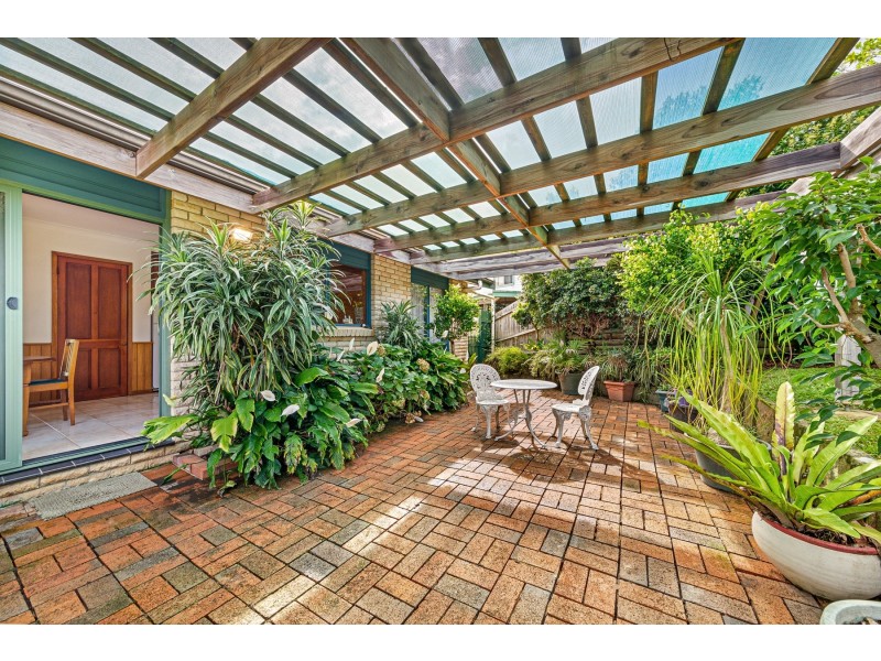 33 Joyce Ave, Wyoming NSW 2250
