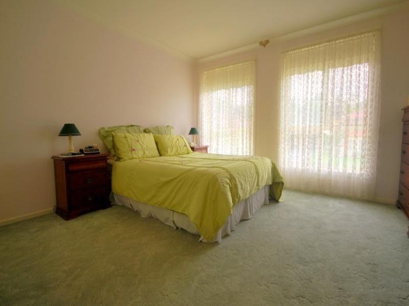 17 The Valley Way, Lisarow NSW 2250