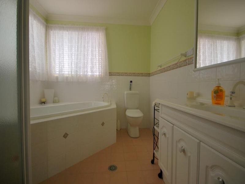 17 The Valley Way, Lisarow NSW 2250