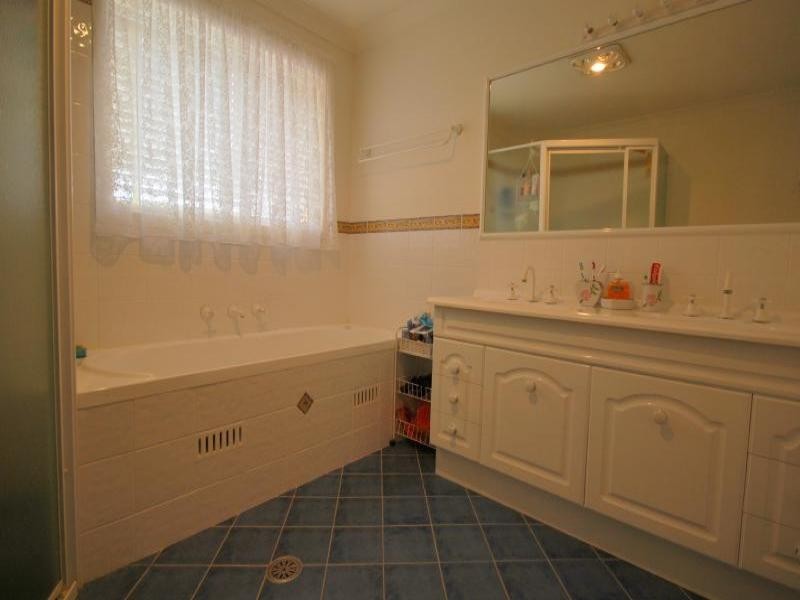 17 The Valley Way, Lisarow NSW 2250