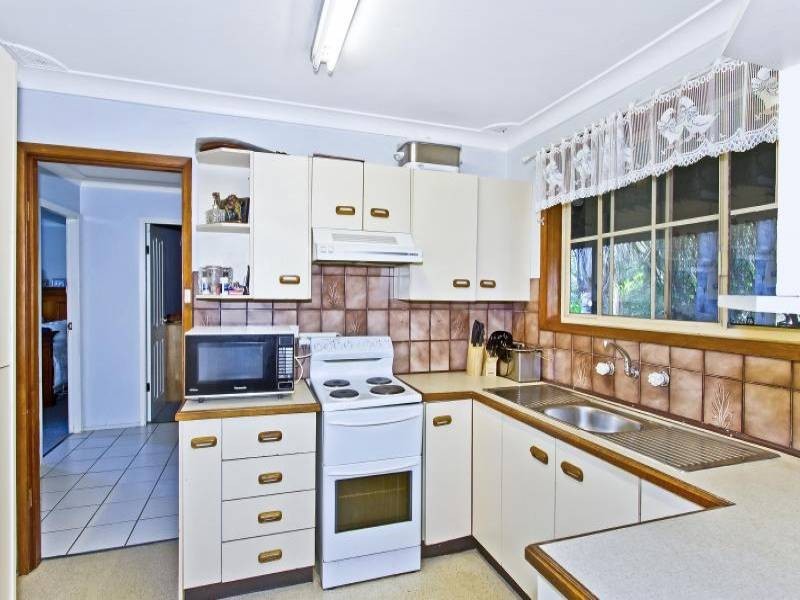 7 Dougal Drive, Wyoming NSW 2250