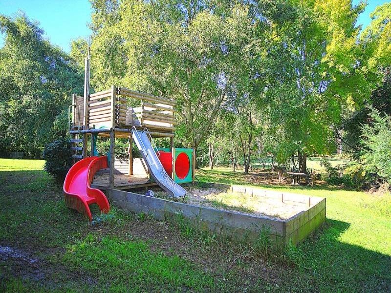 7 Mannings Road, Lisarow NSW 2250