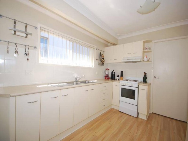 27 Darryl Road, Wyoming NSW 2250