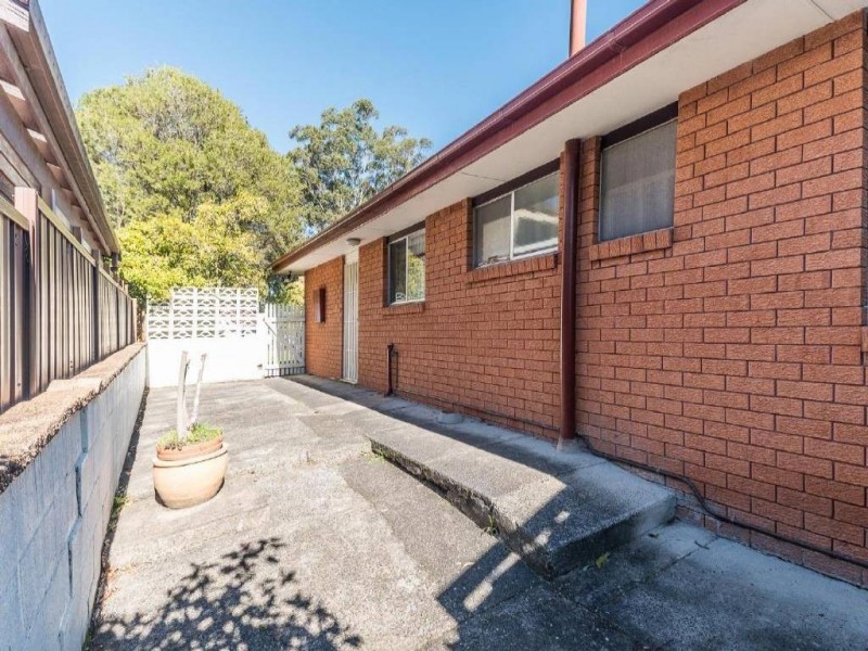 1 Maranoa Street, Wyoming NSW 2250