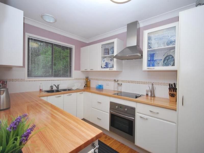 12 Valley View Road, Wyoming NSW 2250