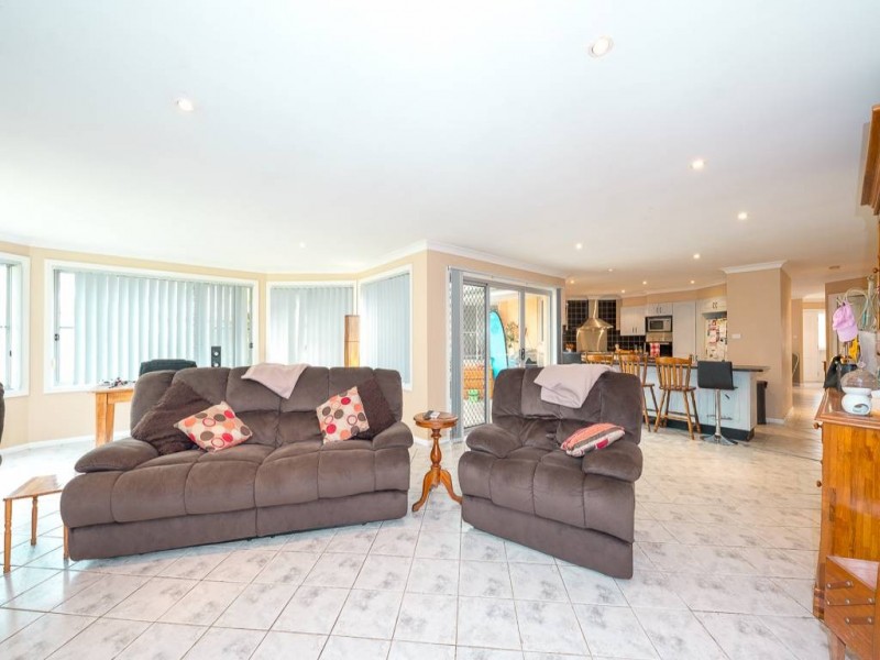 14 Carolyn Close, Kariong NSW 2250