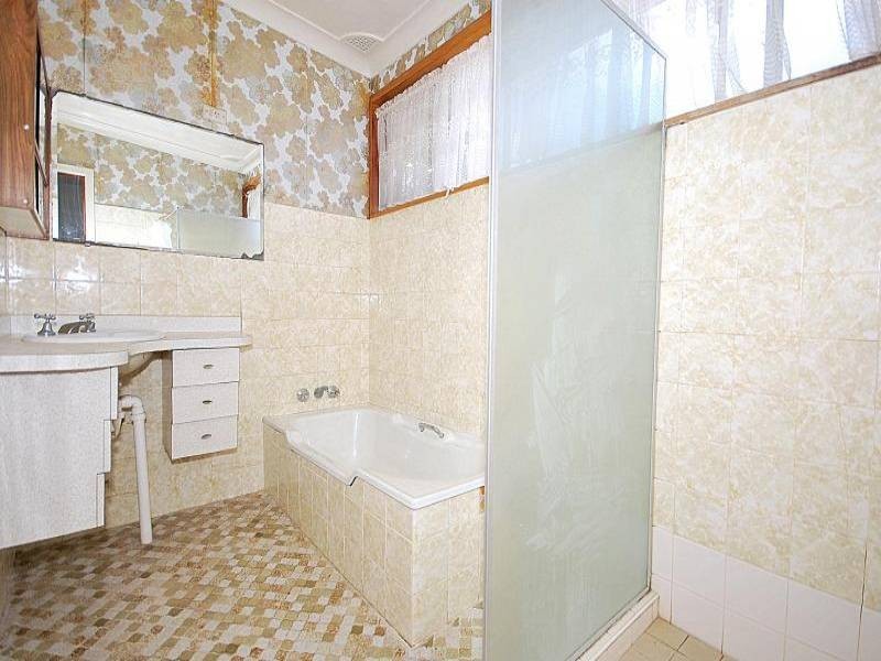 213 Gertrude Street, North Gosford NSW 2250