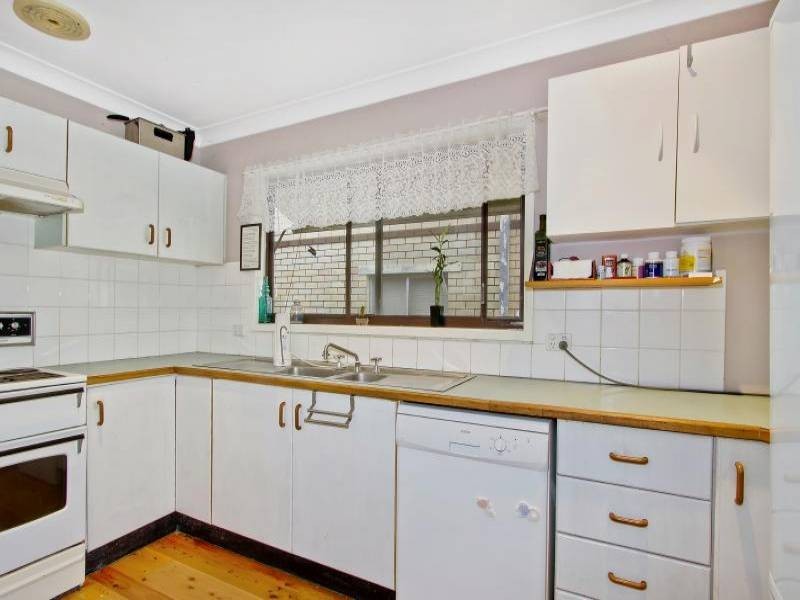 39 Blue Waters Parade, Tascott NSW 2250