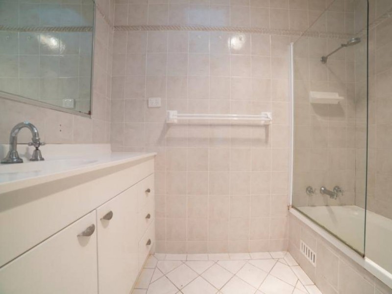 42 Georgia Avenue, Wyoming NSW 2250