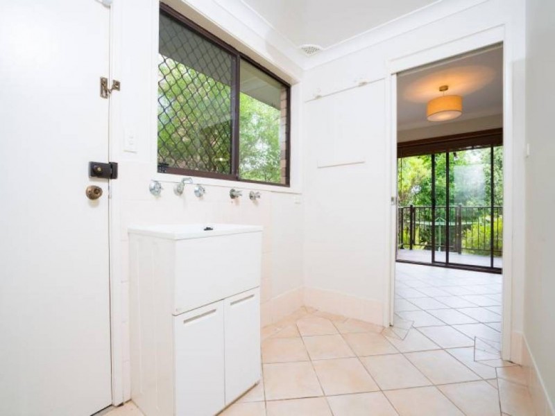 42 Georgia Avenue, Wyoming NSW 2250