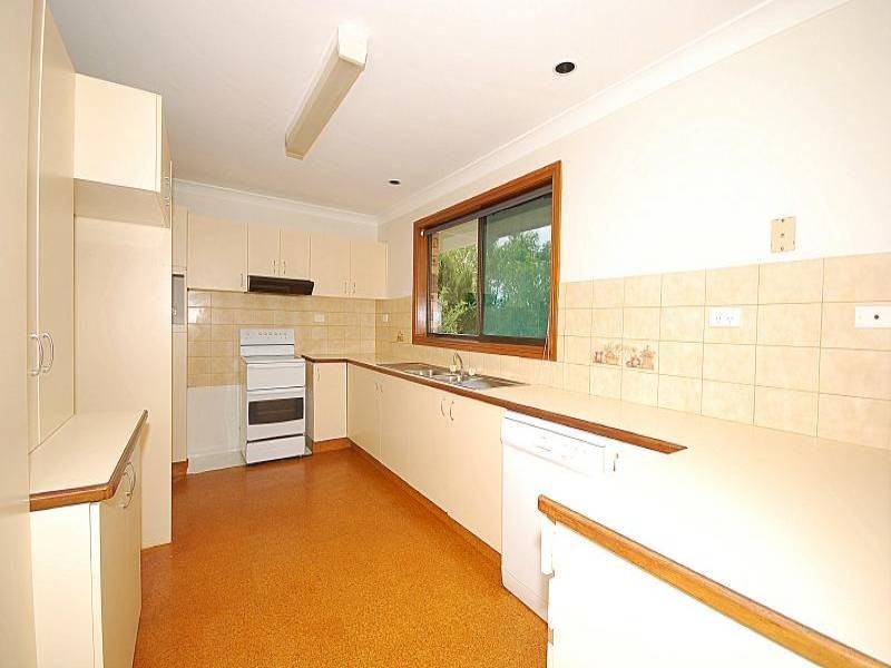 13 Albert Street, Ourimbah NSW 2258