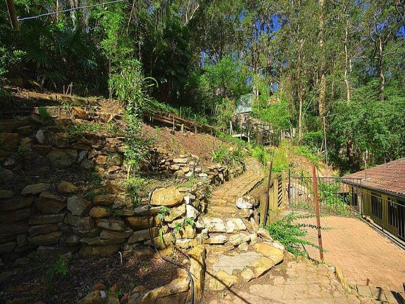 33 Oakglen Road, North Gosford NSW 2250