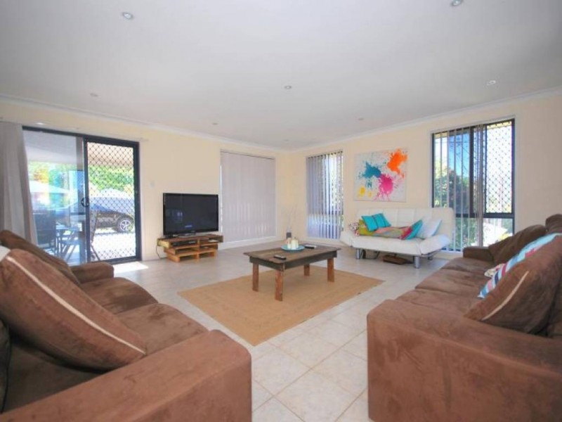 9 Eve Street, Narara NSW 2250