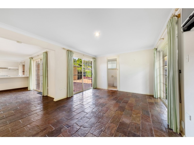 4 Lauren Close, Green Point NSW 2251