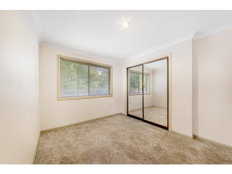 4 Lauren Close, Green Point NSW 2251