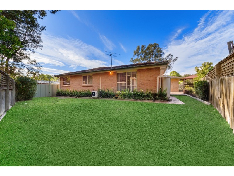 4 Lauren Close, Green Point NSW 2251