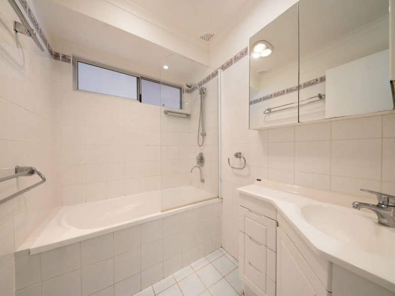 16 Karina Drive, Narara NSW 2250