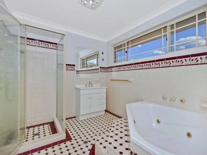 40 Woodview Avenue, Lisarow NSW 2250
