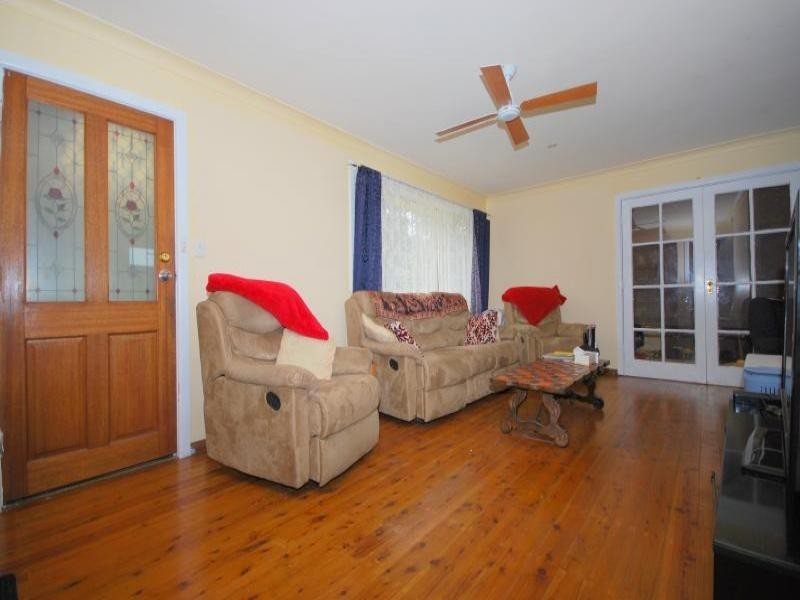 102 Turpentine Street, Wyoming NSW 2250