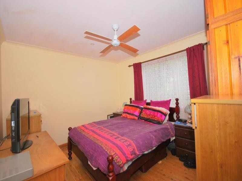 102 Turpentine Street, Wyoming NSW 2250