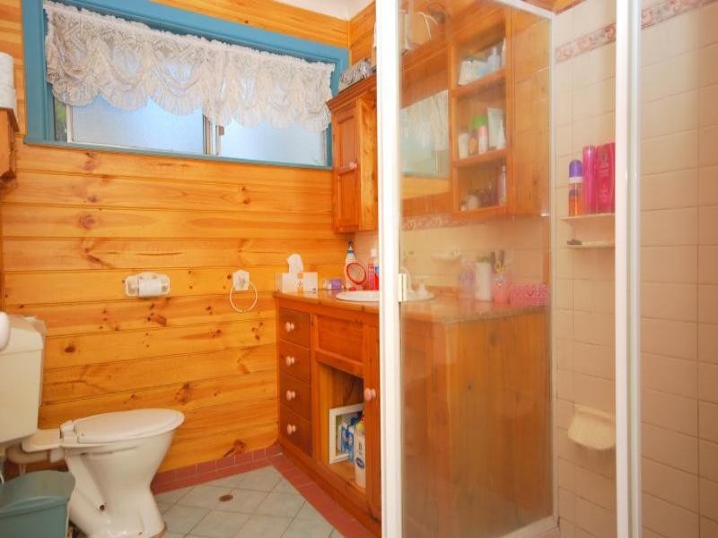 102 Turpentine Street, Wyoming NSW 2250
