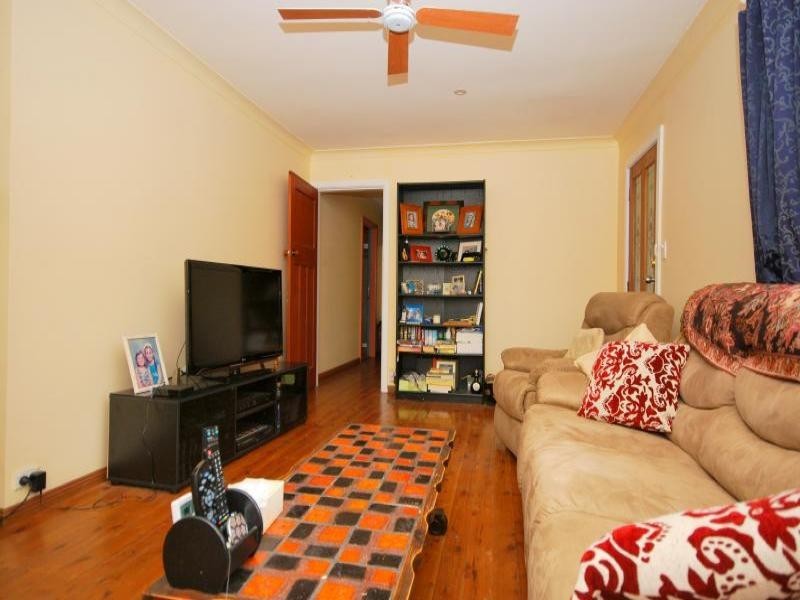 102 Turpentine Street, Wyoming NSW 2250