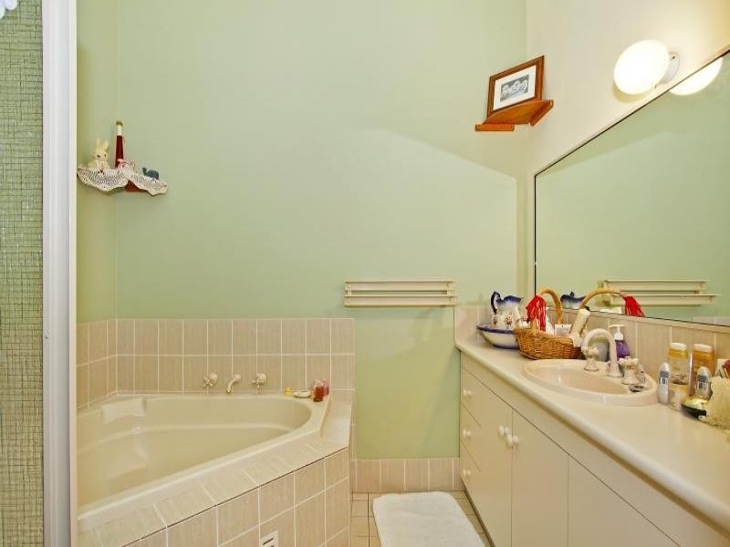 20 Treeline Close, Narara NSW 2250