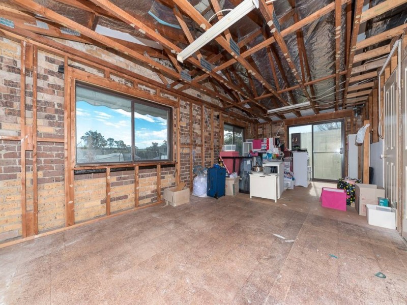 99 Beaumont Avenue, Wyoming NSW 2250