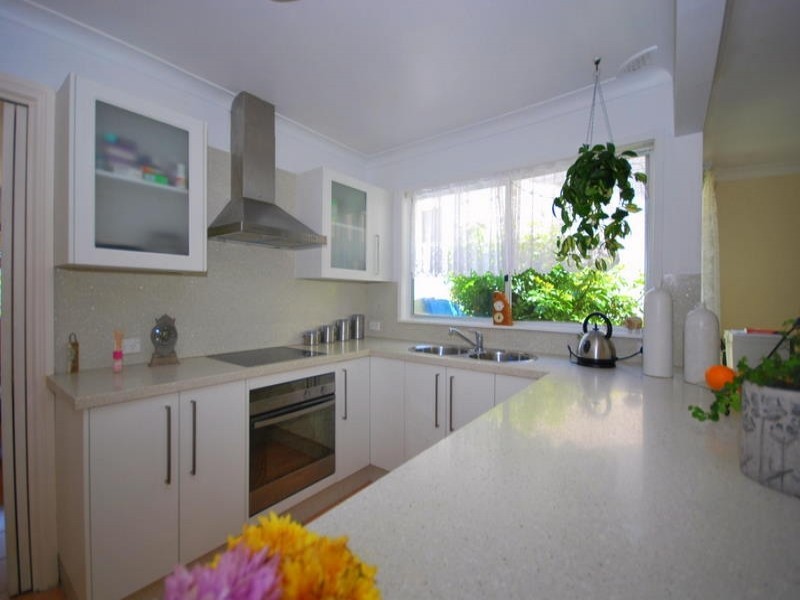 39 Tania Drive, Point Clare NSW 2250