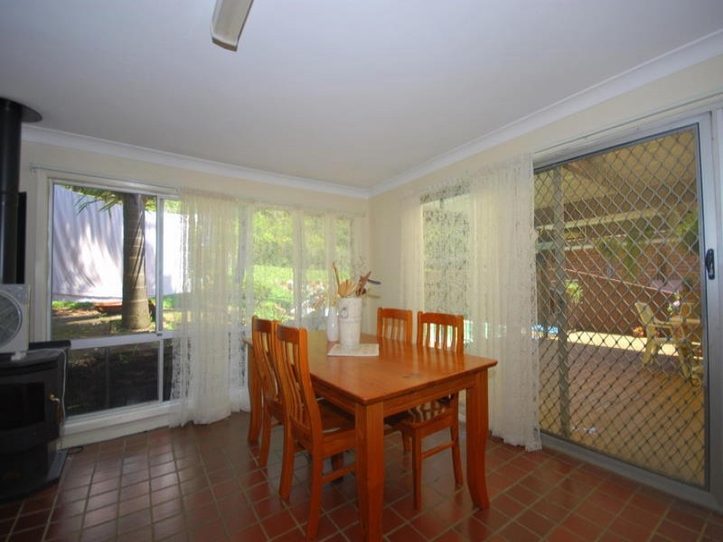 39 Tania Drive, Point Clare NSW 2250