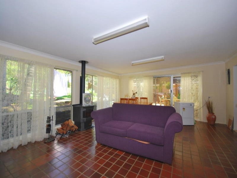 39 Tania Drive, Point Clare NSW 2250