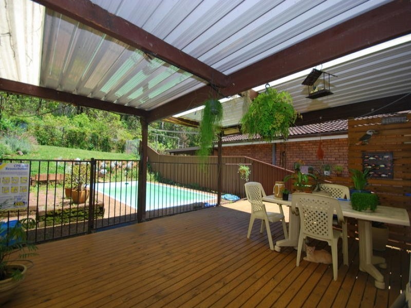 39 Tania Drive, Point Clare NSW 2250
