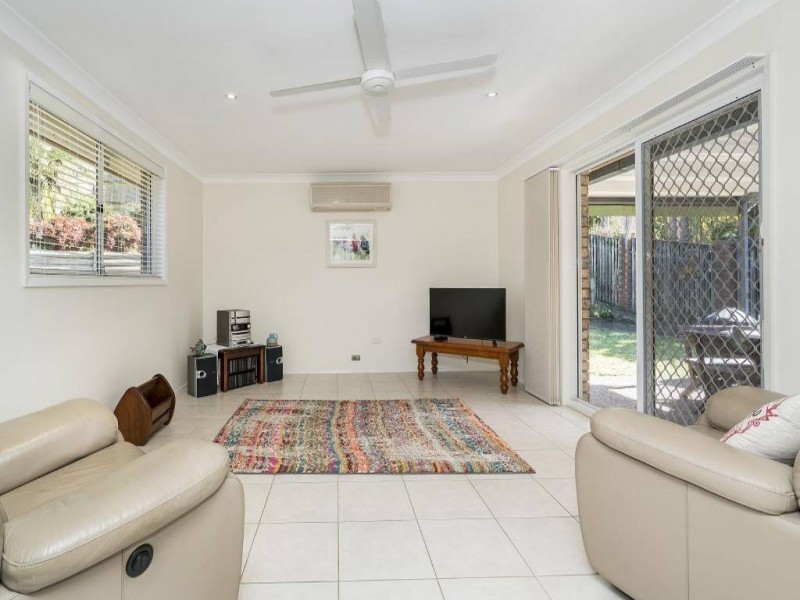 90 Gilda Drive, Narara NSW 2250