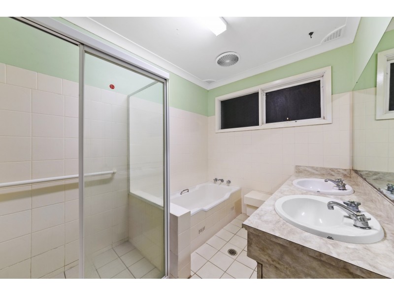 34 Scott Street, Point Clare NSW 2250